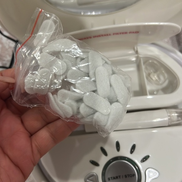 NuBrilliance Professional At-Home Microdermabrasion 34-Piece Kit PRE OWNED - Picture 4 of 6